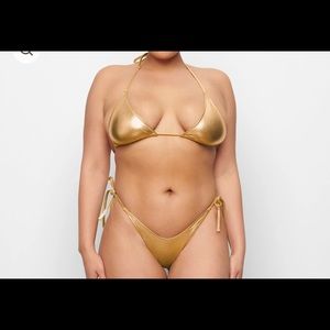 SKIMS UNOPENED METALLIC TRIANGLE TOP  LARGE